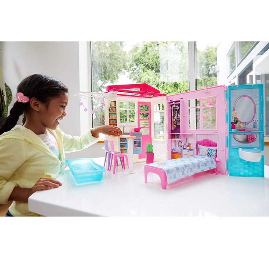 Barbie'nin Taşınabilir Portatif Evi 