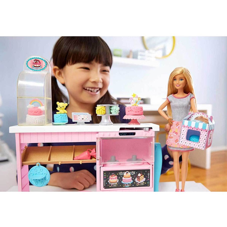 Barbie'nin Pasta Dükkanı Oyun Seti 