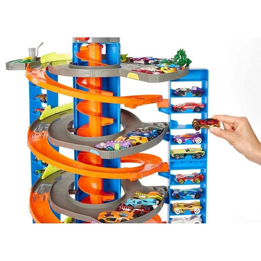 Hot Wheels Mega Garaj Oyun Seti 