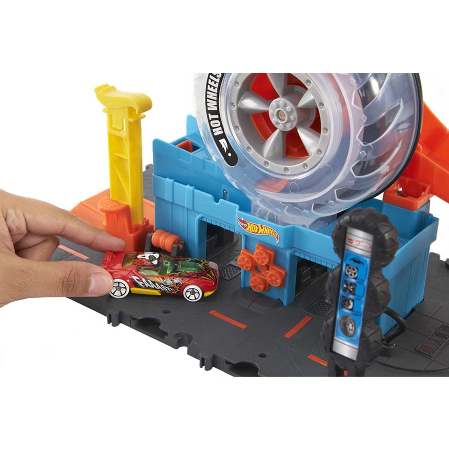 Hot Wheels City Super Twist Lastik Dükkanı Oyun Seti 