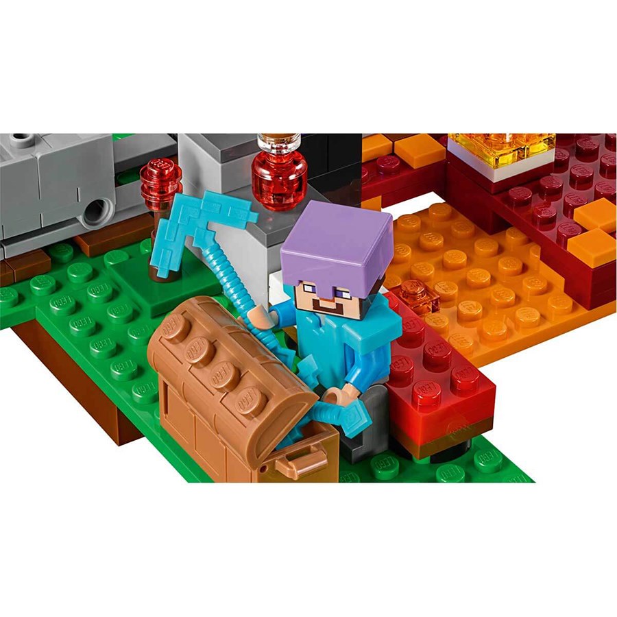 LEGO Minecraft Yeraltı Portalı 