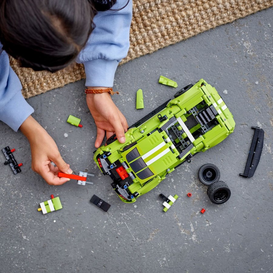 LEGO Technic Ford Mustang Shelby GT500 