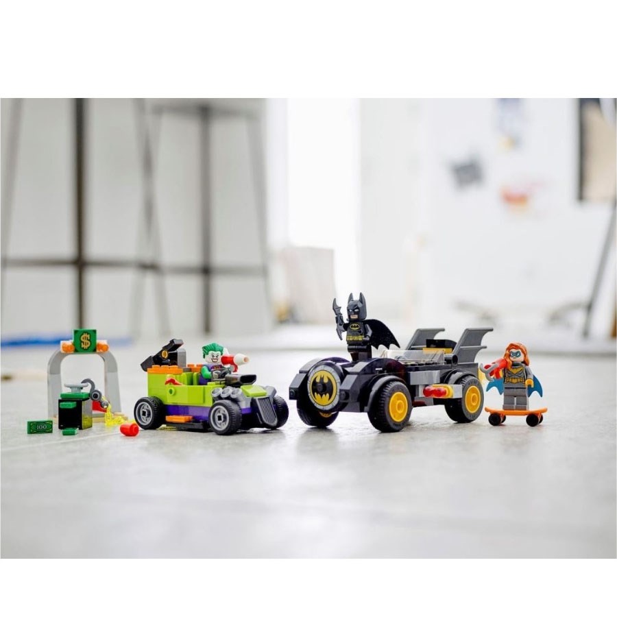 LEGO DC Comics Super Heroes Batman Joker'e Karşı 76180 