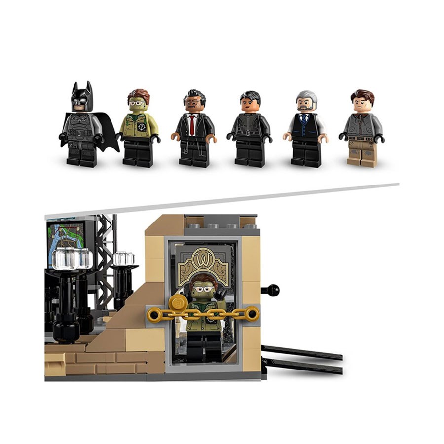 Lego DC Batman Batcave: Riddler Face-Off 
